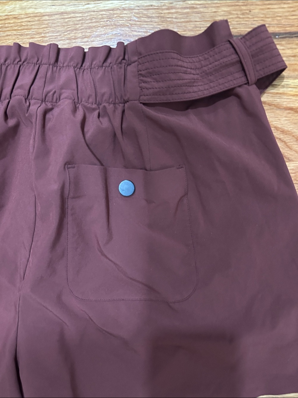Athleta High-Waist Belted Shorts in Brown/dark rust - Picture 5 of 5